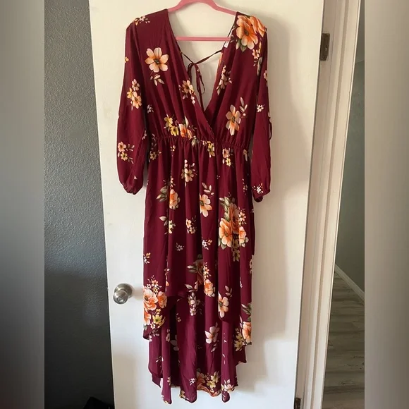 Woman’s dress - Picture 3 of 3